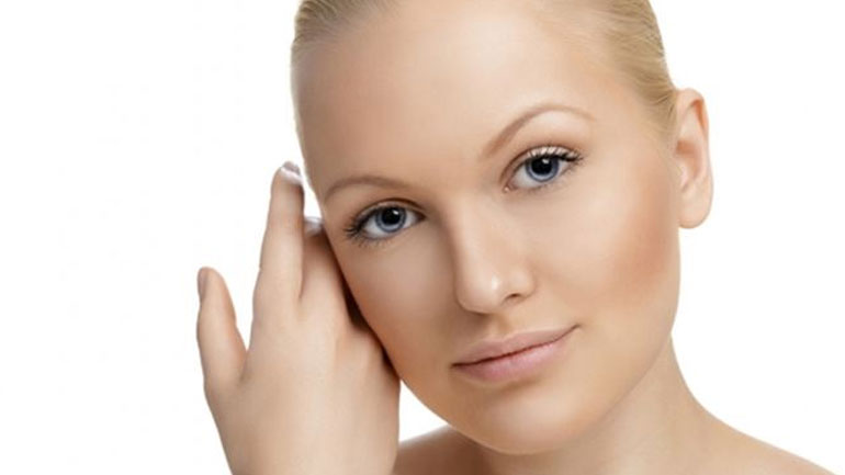 Πείτε «αντίο» στις ενοχλητικές τριχούλες του προσώπου σας